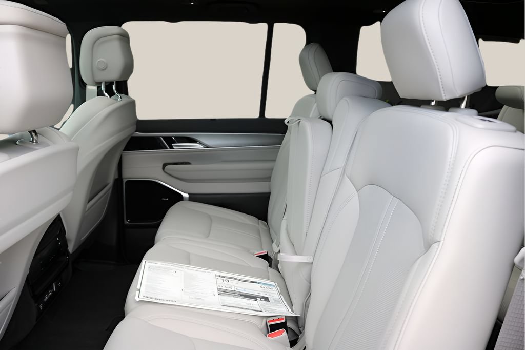 New 2026 Jeep Grand Wagoneer Limited AWD/4WD image 17