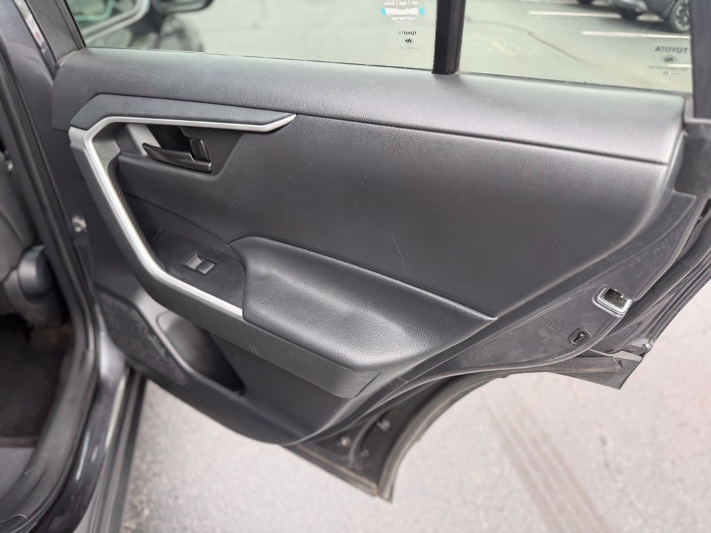 Certified 2023 Toyota RAV4 LE AWD/4WD image 17