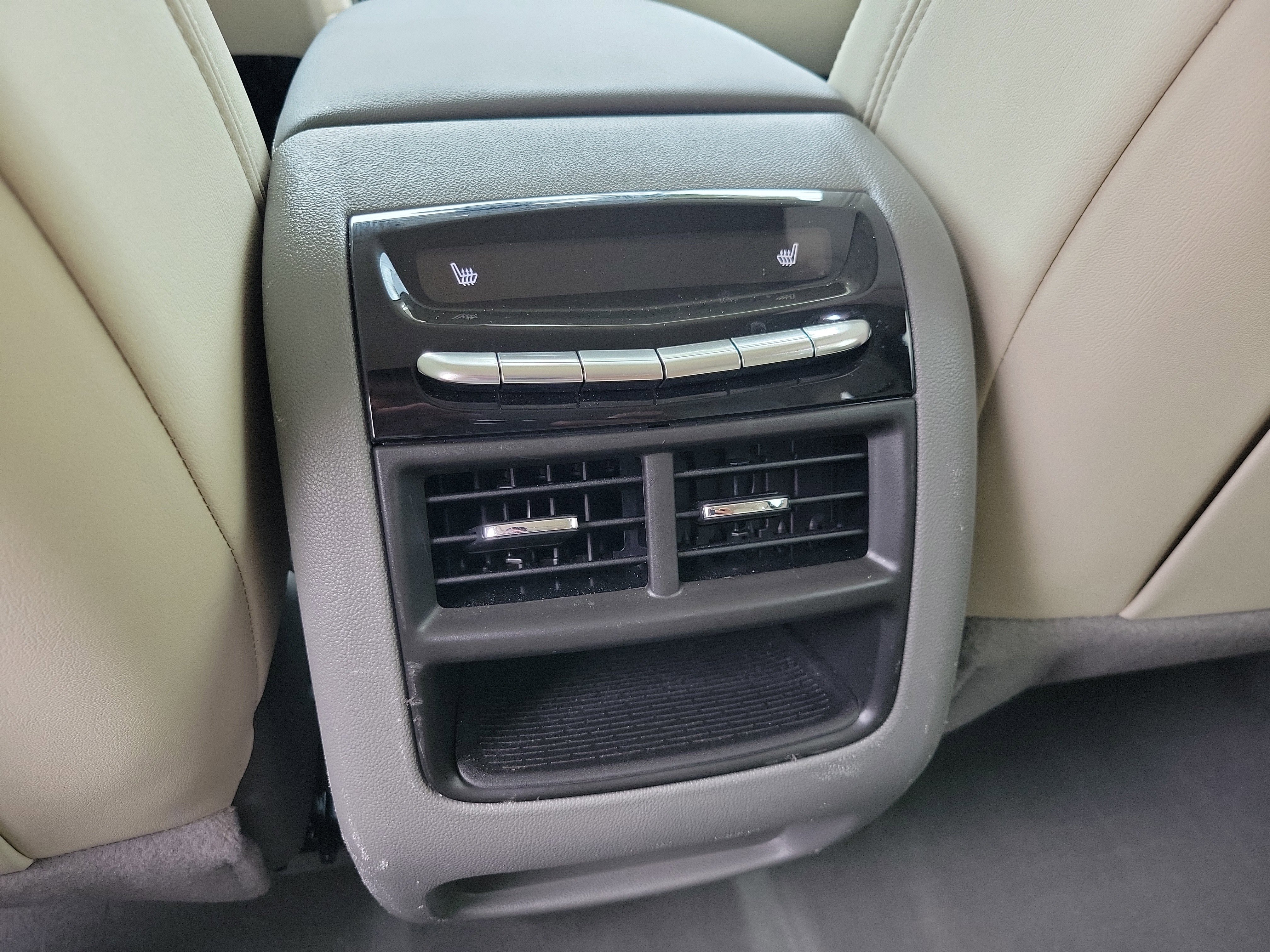 Used 2023 Cadillac XT5 Premium Luxury w/ LPO, Floor Liner Package FWD image 15
