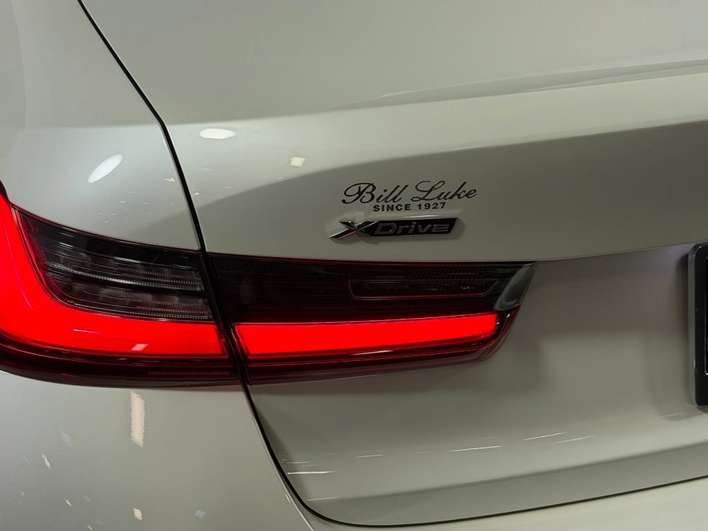 Used 2025 BMW 330i xDrive Sedan AWD/4WD image 13