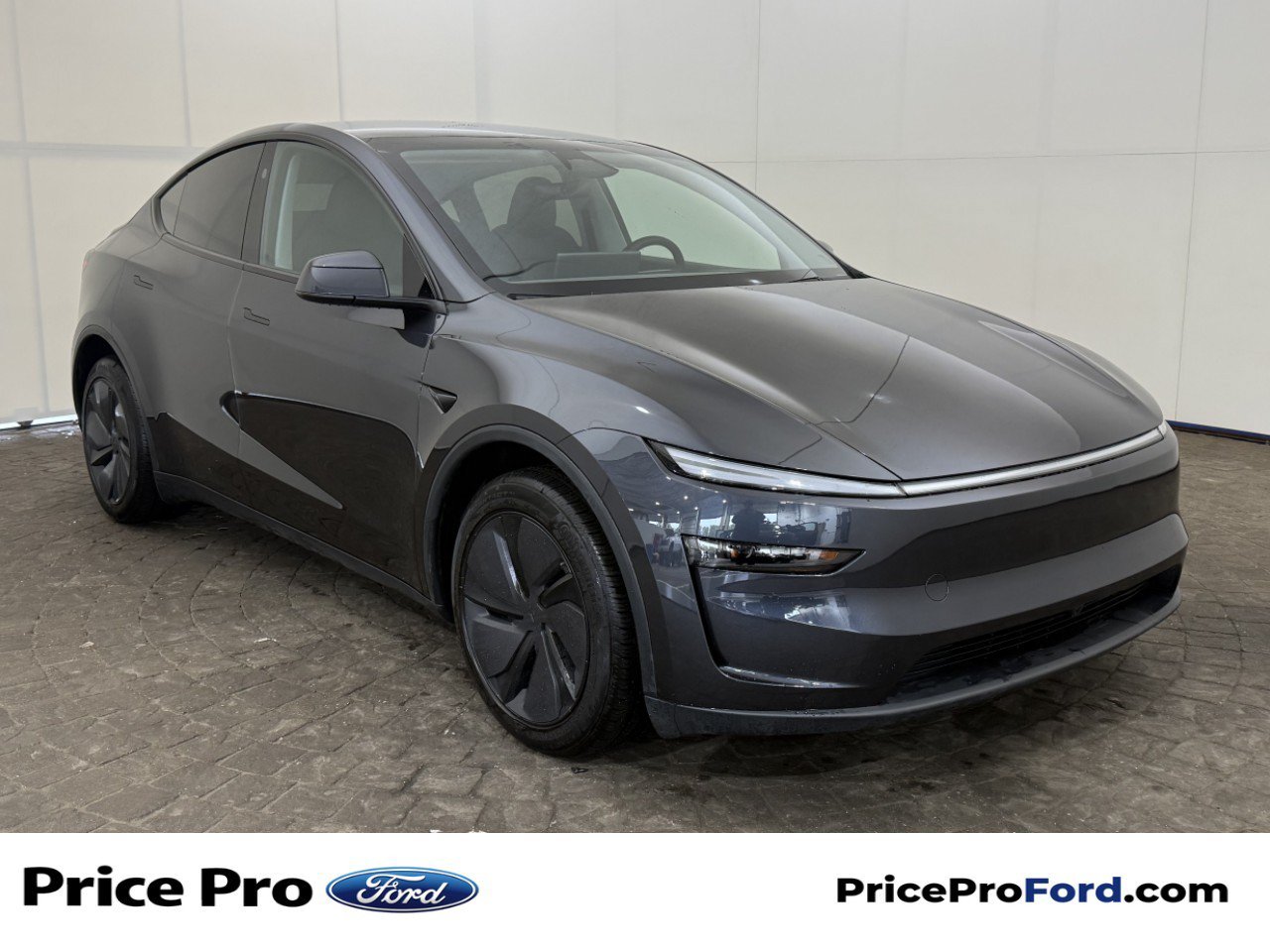Used 2026 Tesla Model Y Long Range AWD/4WD image 1