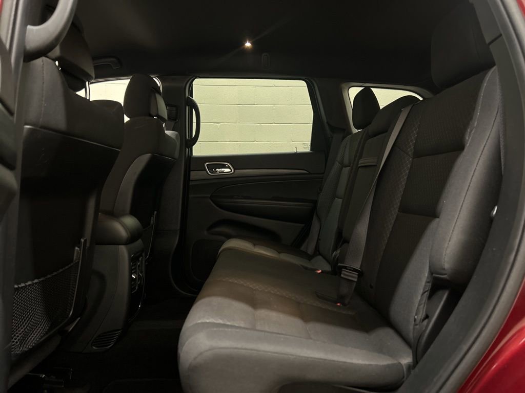 Used 2020 Jeep Grand Cherokee Laredo image 8