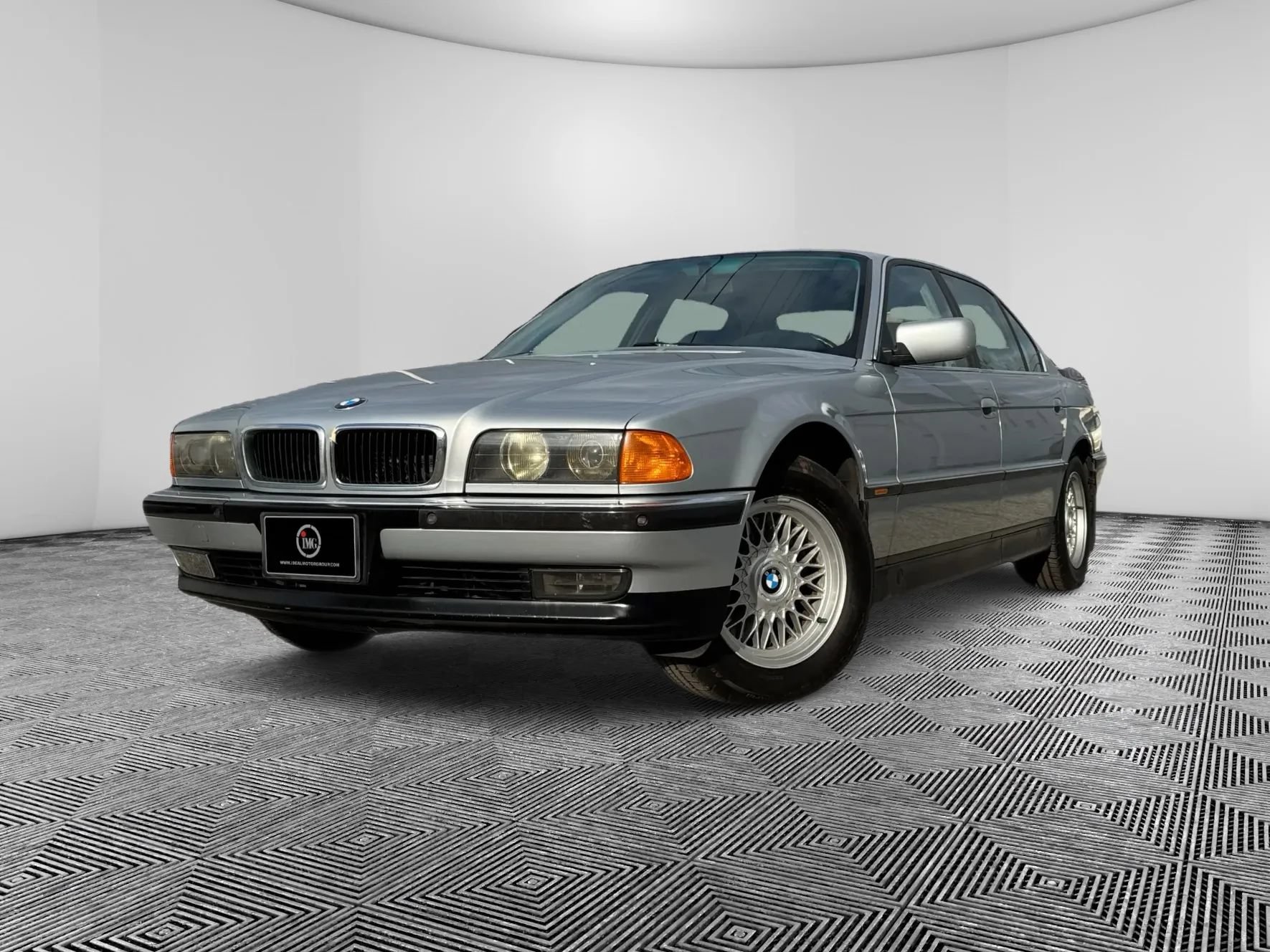 Used 1998 BMW 740iL RWD image 2