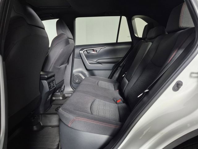 Used 2022 Toyota RAV4 SE w/ Weather & Moonroof Package AWD/4WD image 30