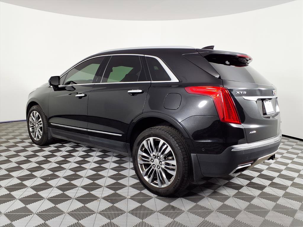 Used 2017 Cadillac XT5 Platinum w/ Driver Assist Package image 6