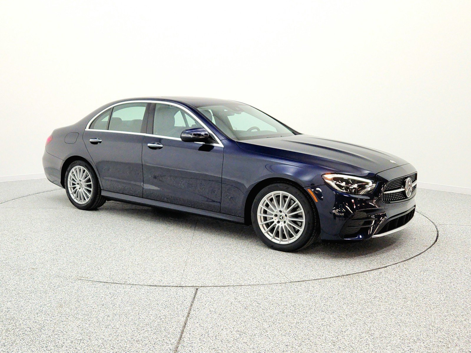 Used 2022 Mercedes-Benz E 350 Sedan image 3