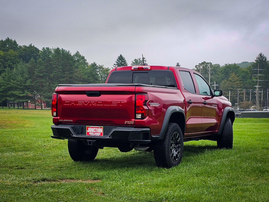 Used 2023 Chevrolet Colorado Trail Boss AWD/4WD image 4