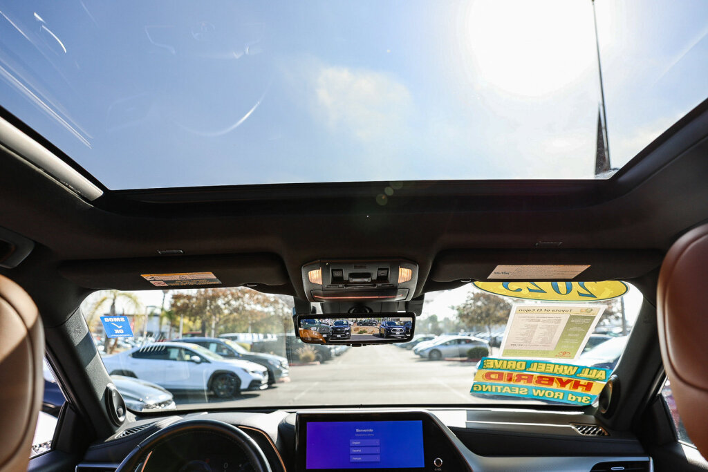 Used 2023 Toyota Highlander Platinum AWD/4WD image 6