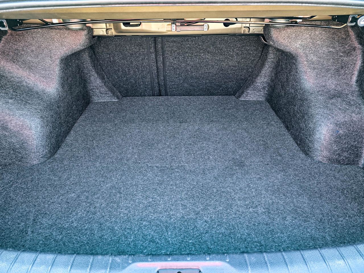 Used 2025 Nissan Altima 2.5 SR image 13