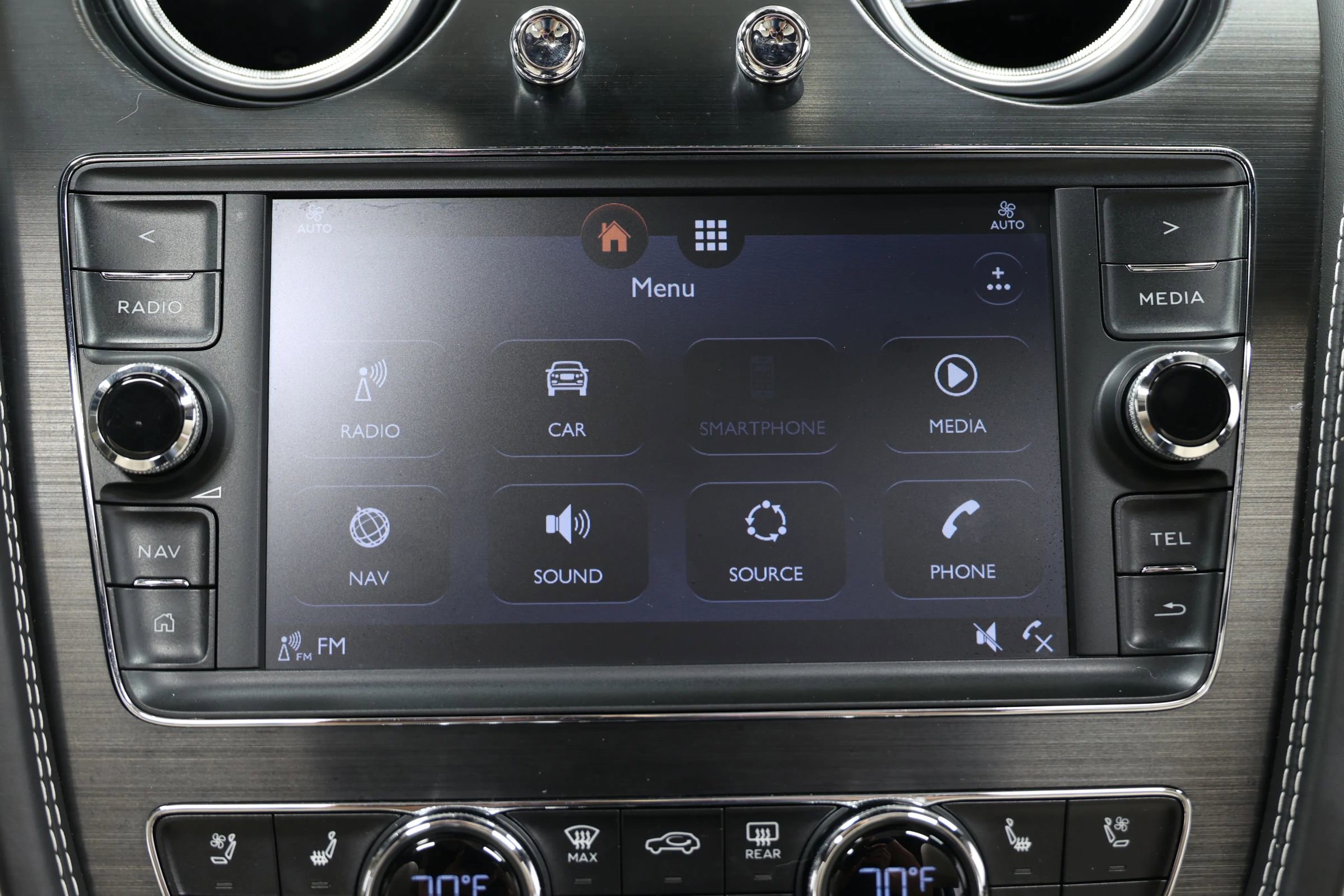 Used 2017 Bentley Bentayga image 34