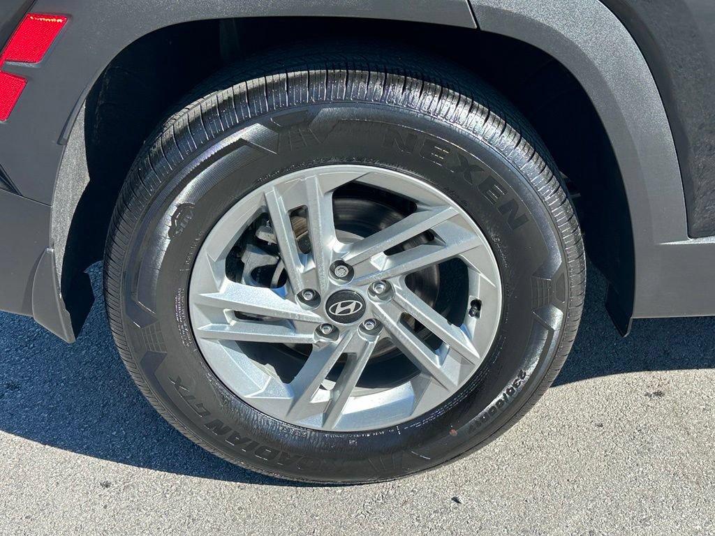 Certified 2025 Hyundai Tucson SE AWD/4WD image 9