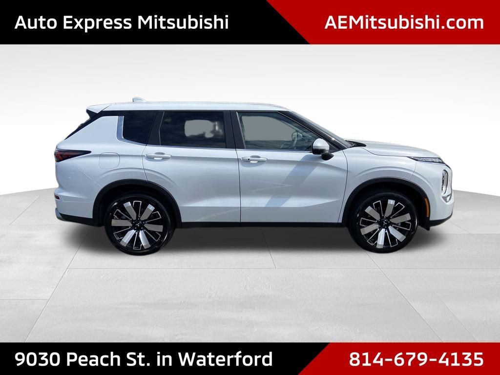 New 2026 Mitsubishi Outlander SE image 8