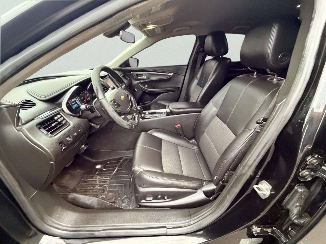 Used 2019 Chevrolet Impala LT FWD image 19