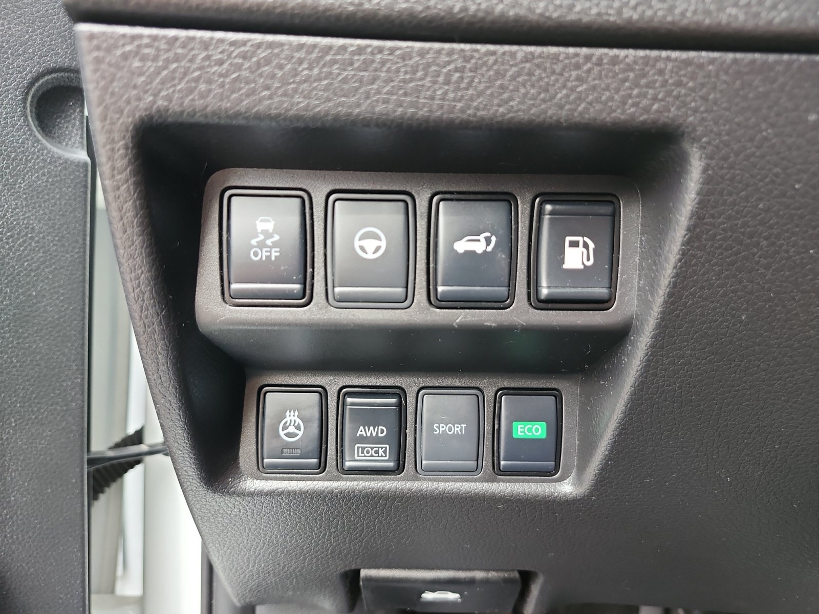 Used 2020 Nissan Rogue SV w/ Sun & Sound Touring Package AWD/4WD image 17