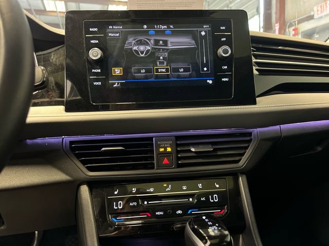 Certified 2025 Volkswagen Jetta SEL image 24