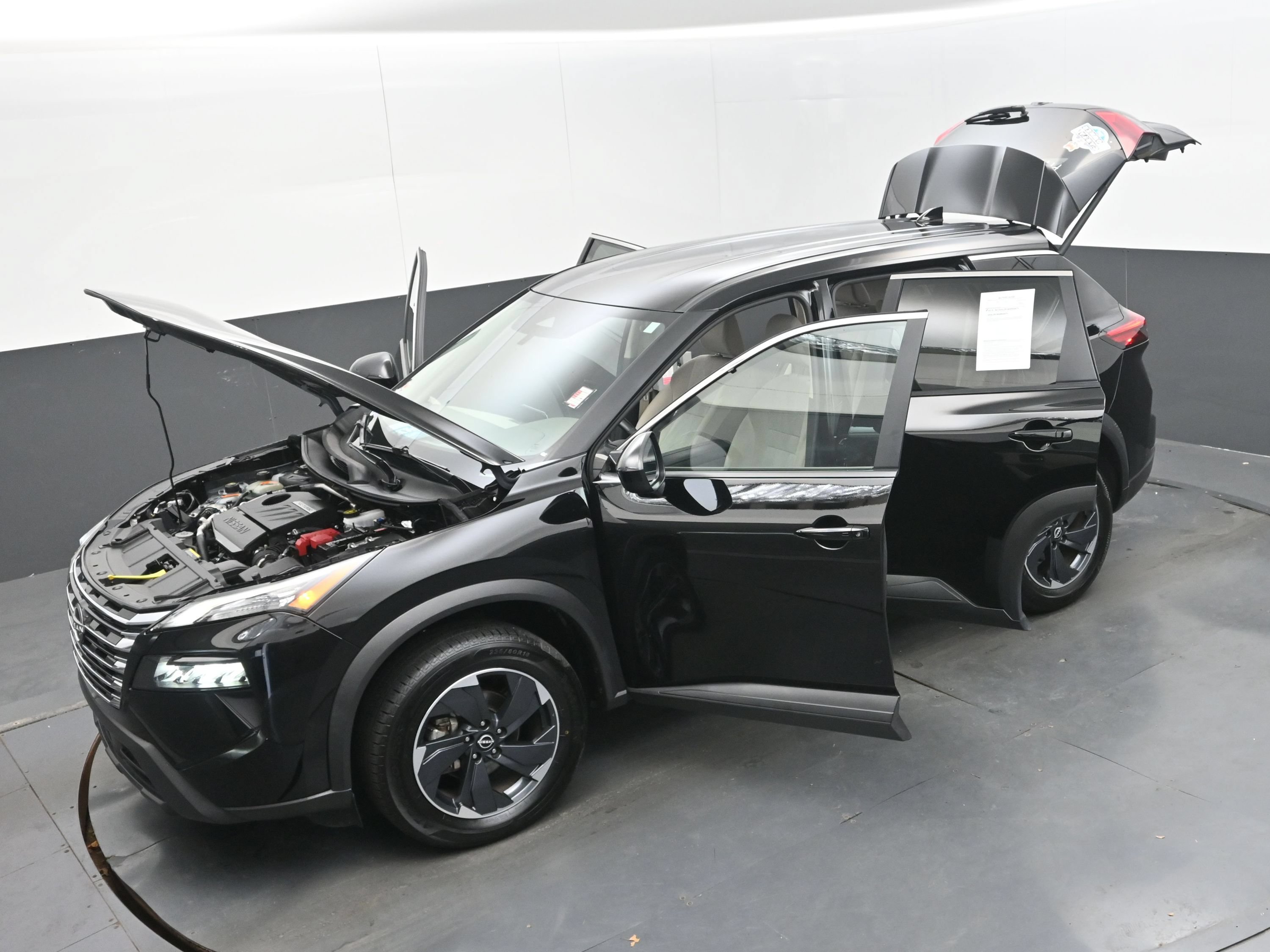 Used 2025 Nissan Rogue SV FWD image 45