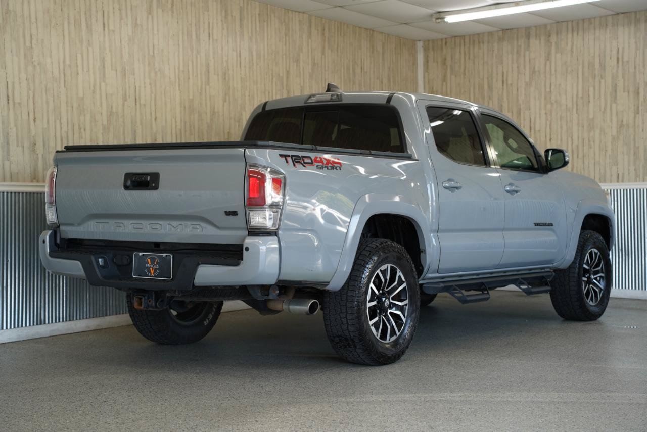 Used 2021 Toyota Tacoma TRD Sport w/ TRD Premium Sport Package AWD/4WD image 10