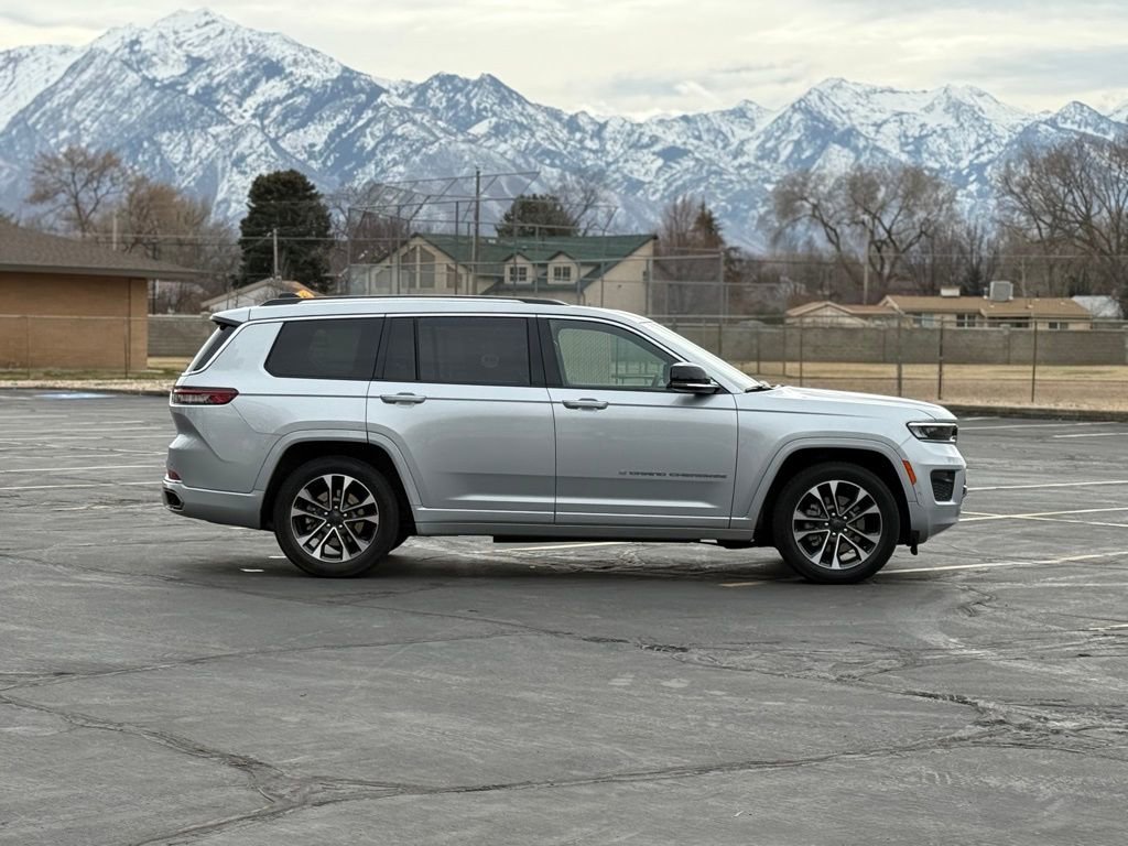 Used 2023 Jeep Grand Cherokee L Overland w/ Luxury Tech Group IV image 4