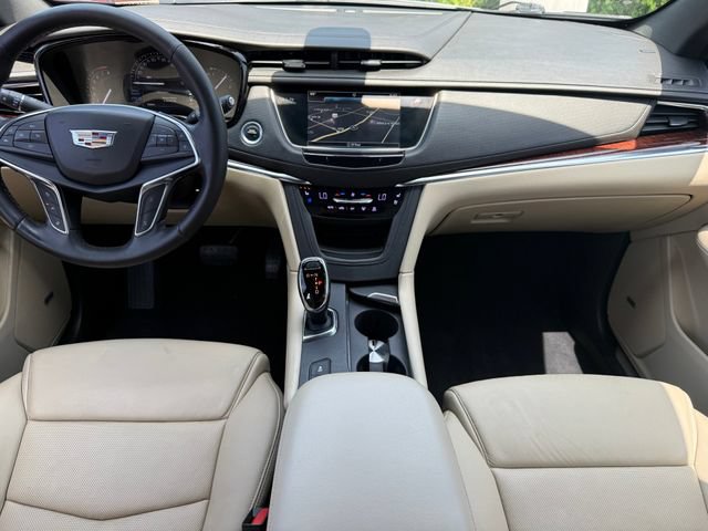 Used 2018 Cadillac XT5 Premium Luxury FWD image 21