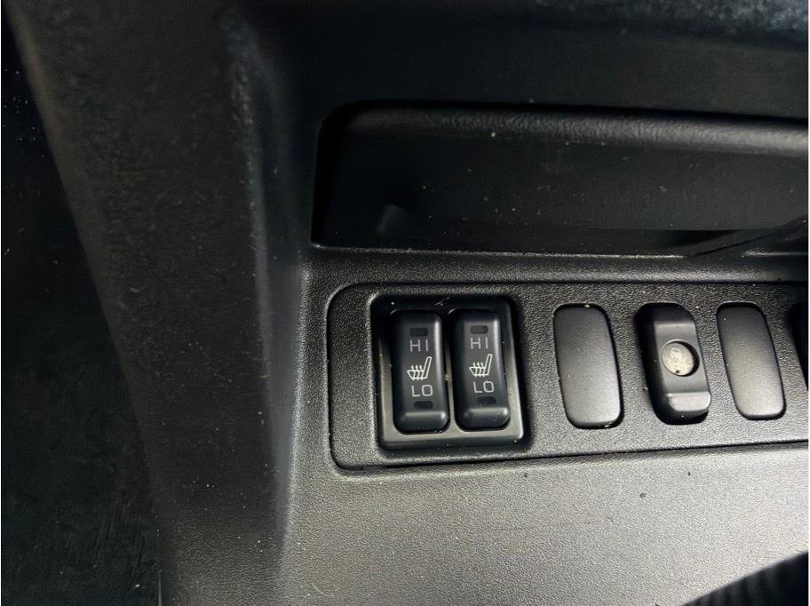 Used 2004 Mitsubishi Montero Limited AWD/4WD image 19