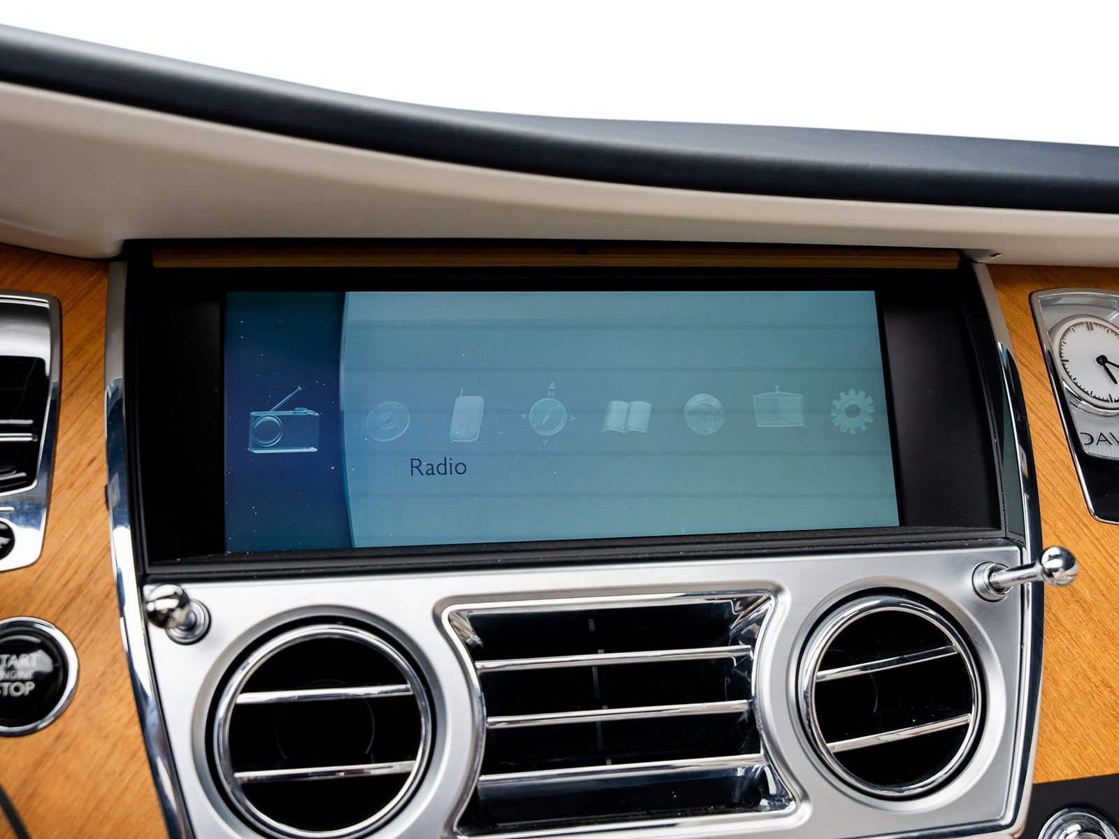 Used 2017 Rolls-Royce Dawn image 51