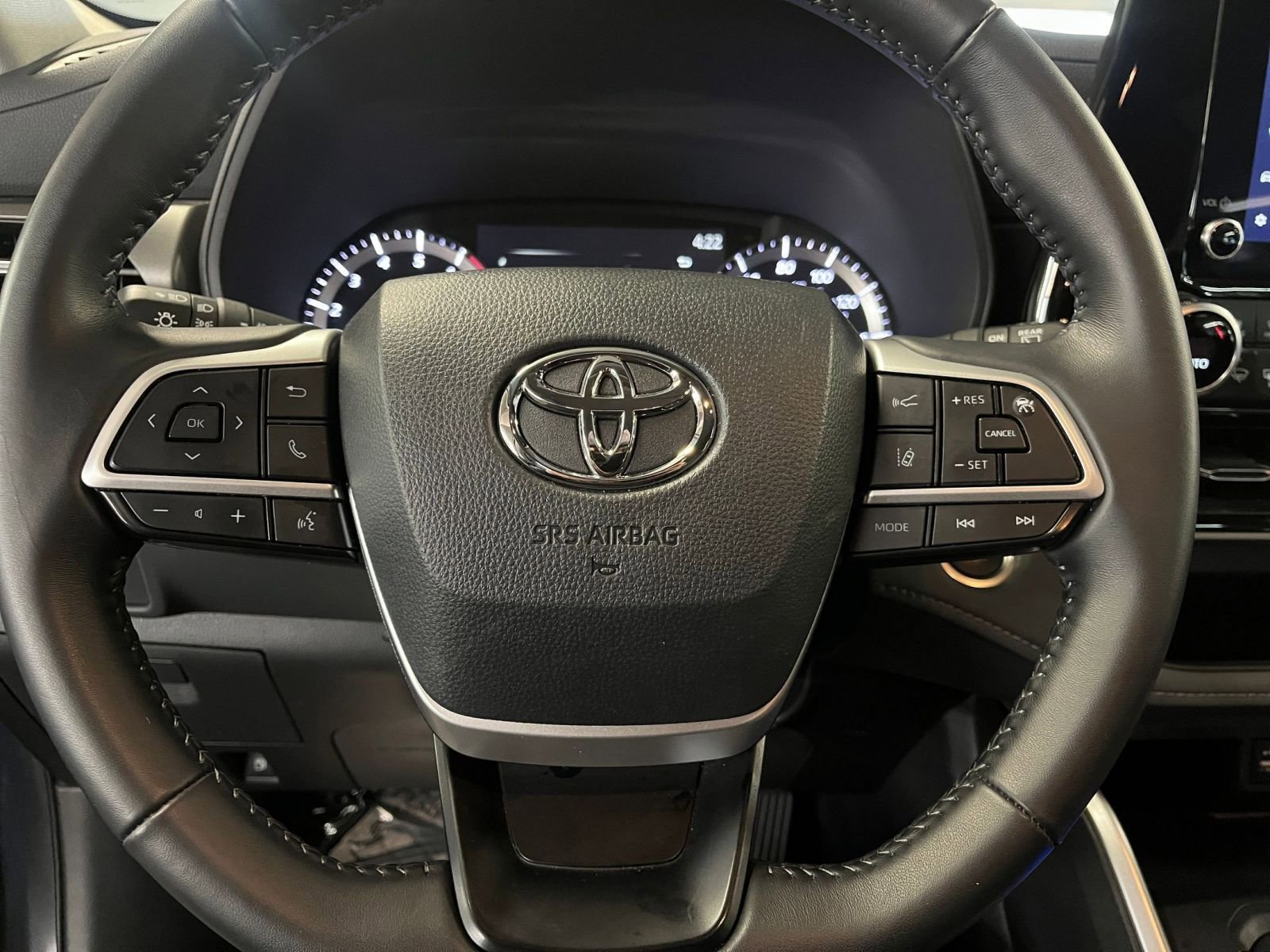 Used 2025 Toyota Highlander LE image 29