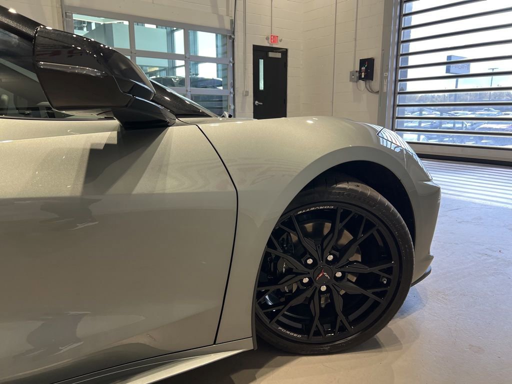 Used 2023 Chevrolet Corvette Stingray Premium Conv w/ Stealth Interior Trim Package image 4