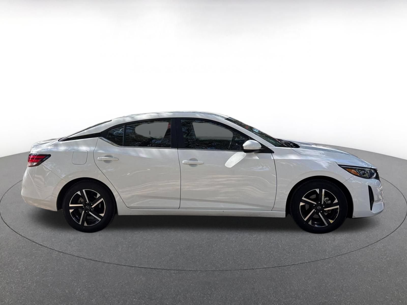 Used 2025 Nissan Sentra SV FWD image 13