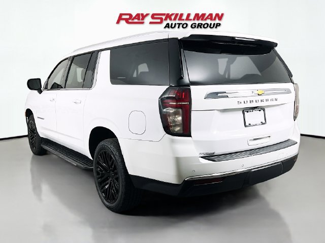 Used 2022 Chevrolet Suburban LT AWD/4WD image 5