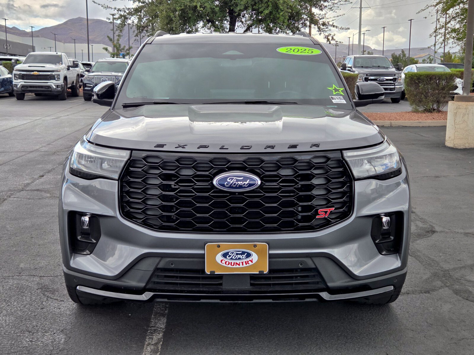 Used 2025 Ford Explorer ST AWD/4WD image 8
