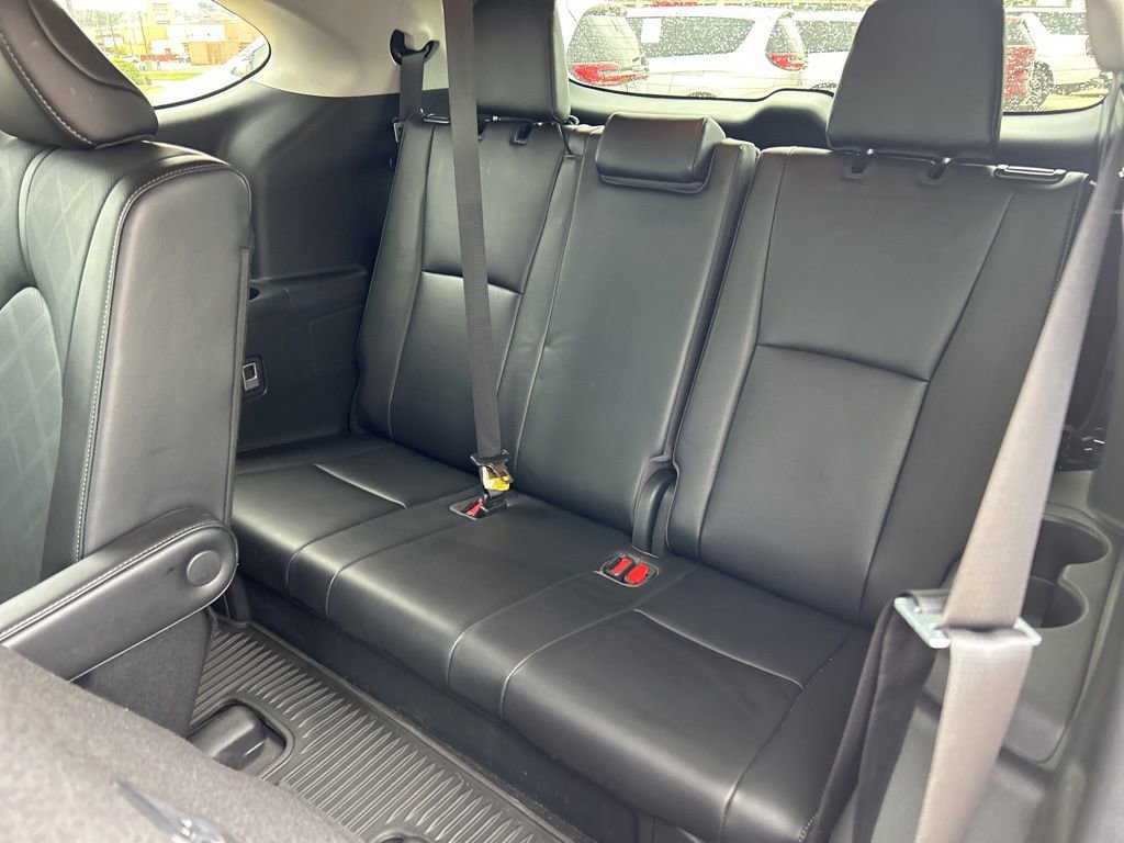 Used 2023 Toyota Highlander Platinum FWD image 10