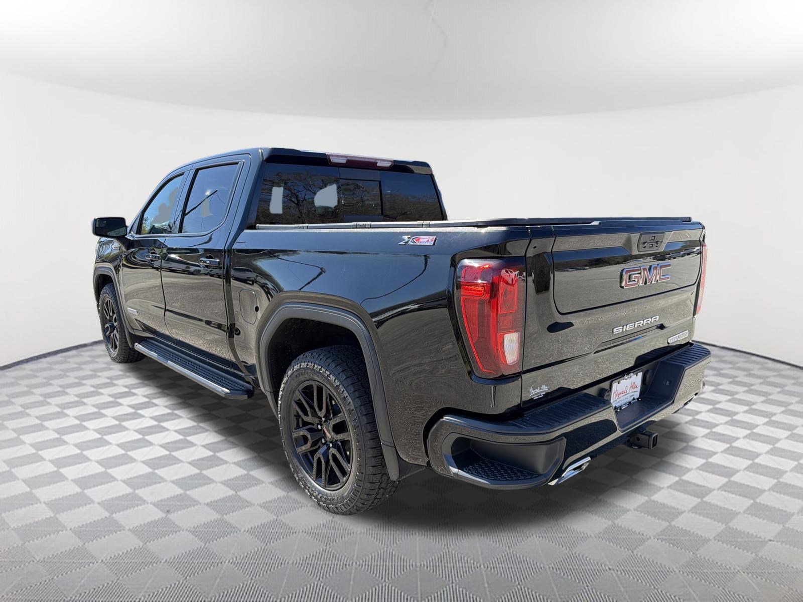 Used 2021 GMC Sierra 1500 Elevation w/ Preferred Package image 8