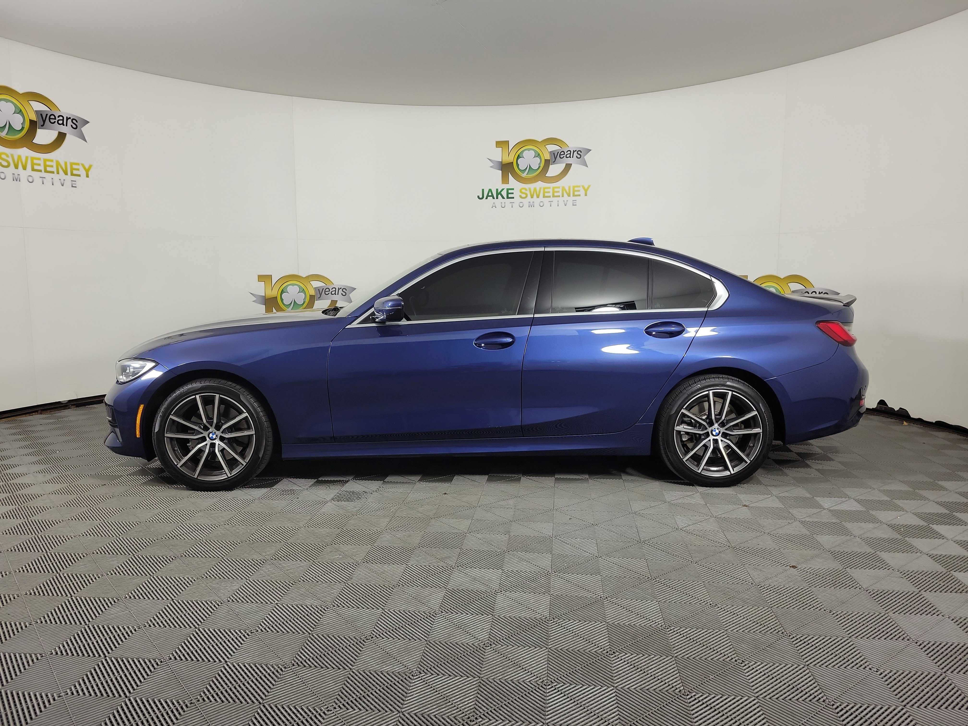 Used 2021 BMW 330i xDrive Sedan w/ Convenience Package image 2