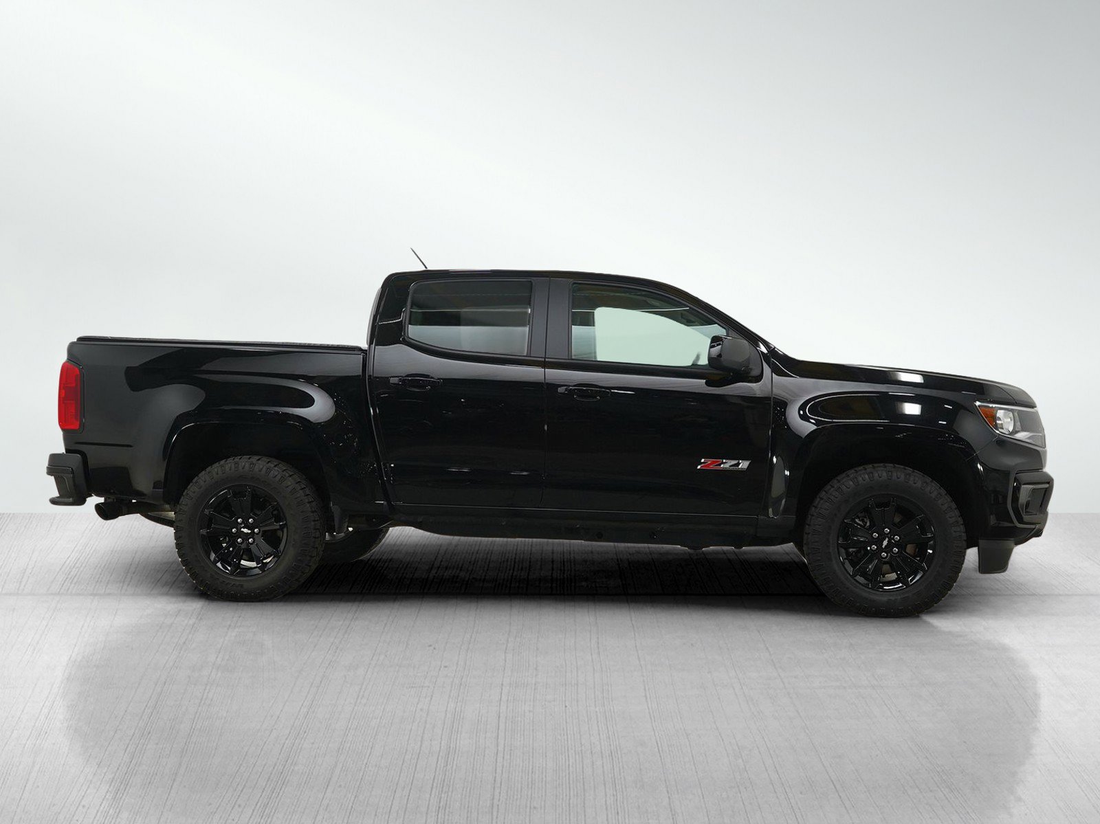 Used 2021 Chevrolet Colorado Z71 w/ Z71 Midnight Edition AWD/4WD image 6