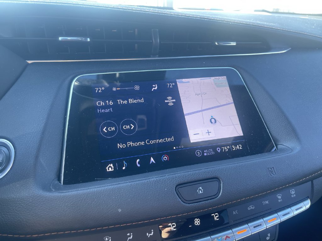 Used 2020 Cadillac XT4 Sport w/ Sun And Sound Package AWD/4WD image 18