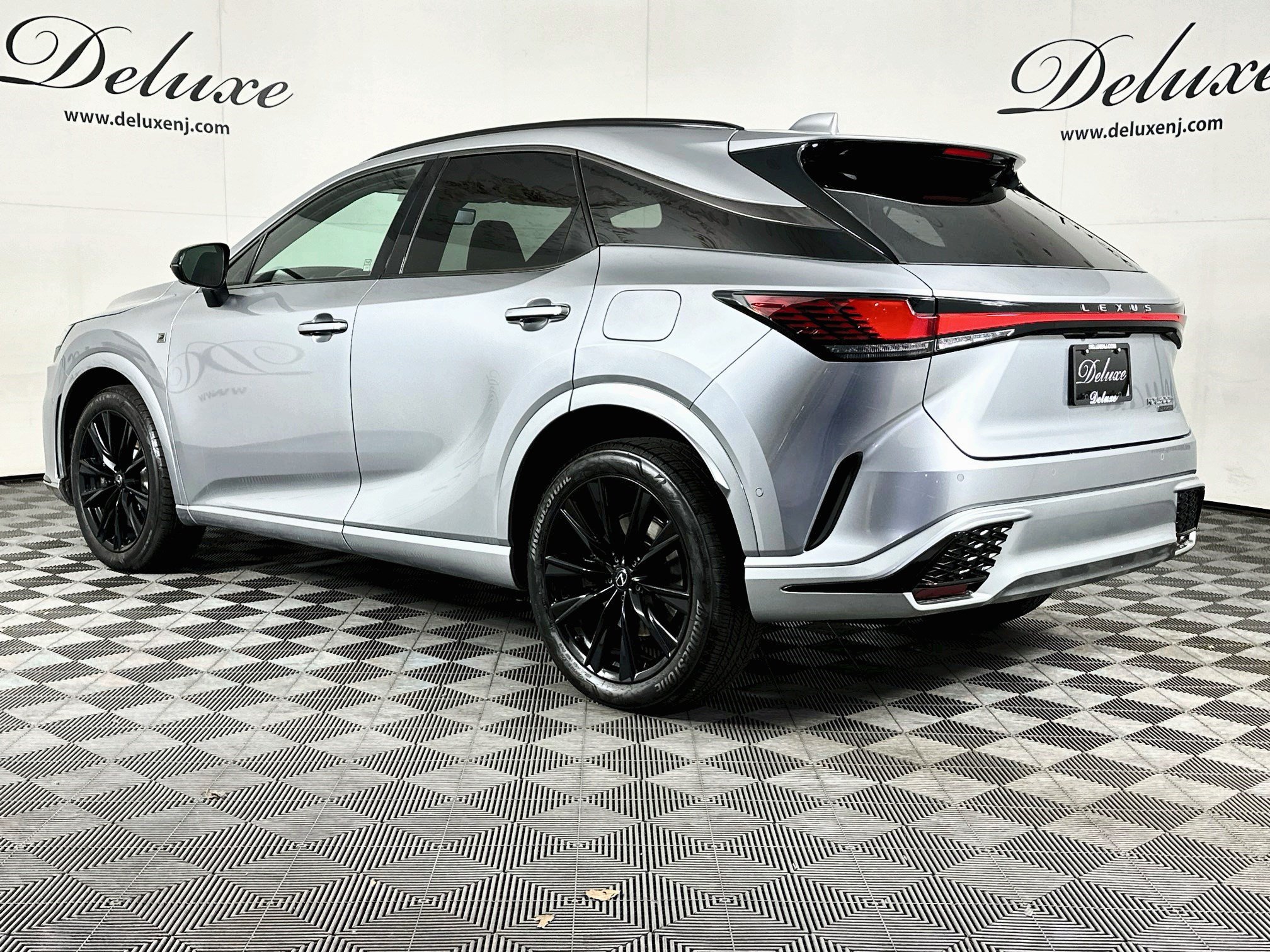 Used 2023 Lexus RX 500h F Sport w/ Accessory Package (Z1) AWD/4WD image 4