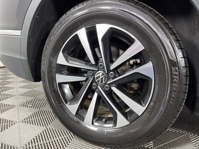 Used 2024 Volkswagen Tiguan S image 15