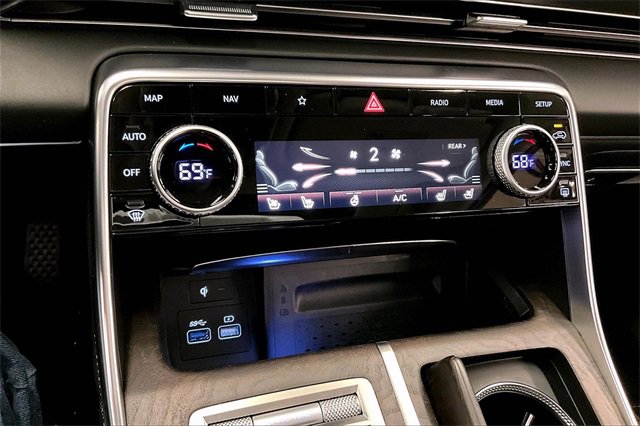 Used 2024 Genesis GV80 3.5T w/ Prestige Package image 29