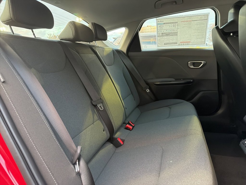 New 2025 Kia K4 LXS image 16