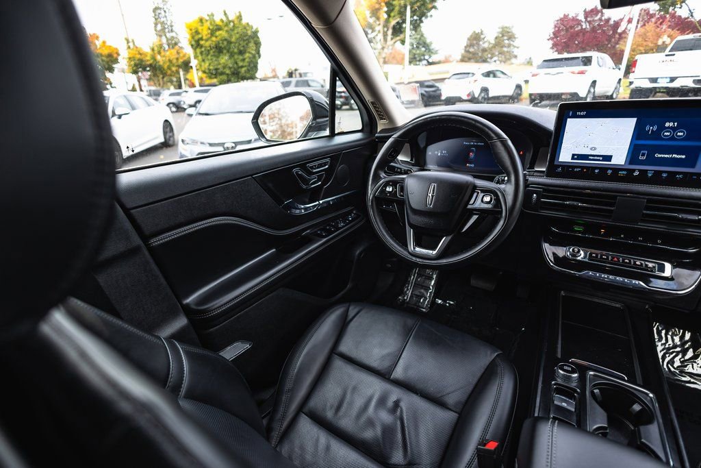 Used 2024 Lincoln Corsair Reserve w/ Equipment Group 201A image 15