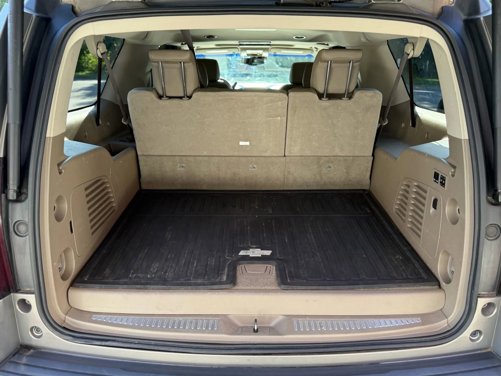 Used 2017 Chevrolet Suburban Premier image 42