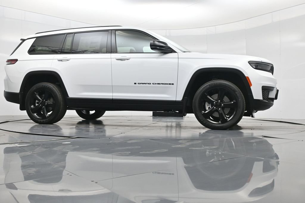 New 2025 Jeep Grand Cherokee L Altitude image 47
