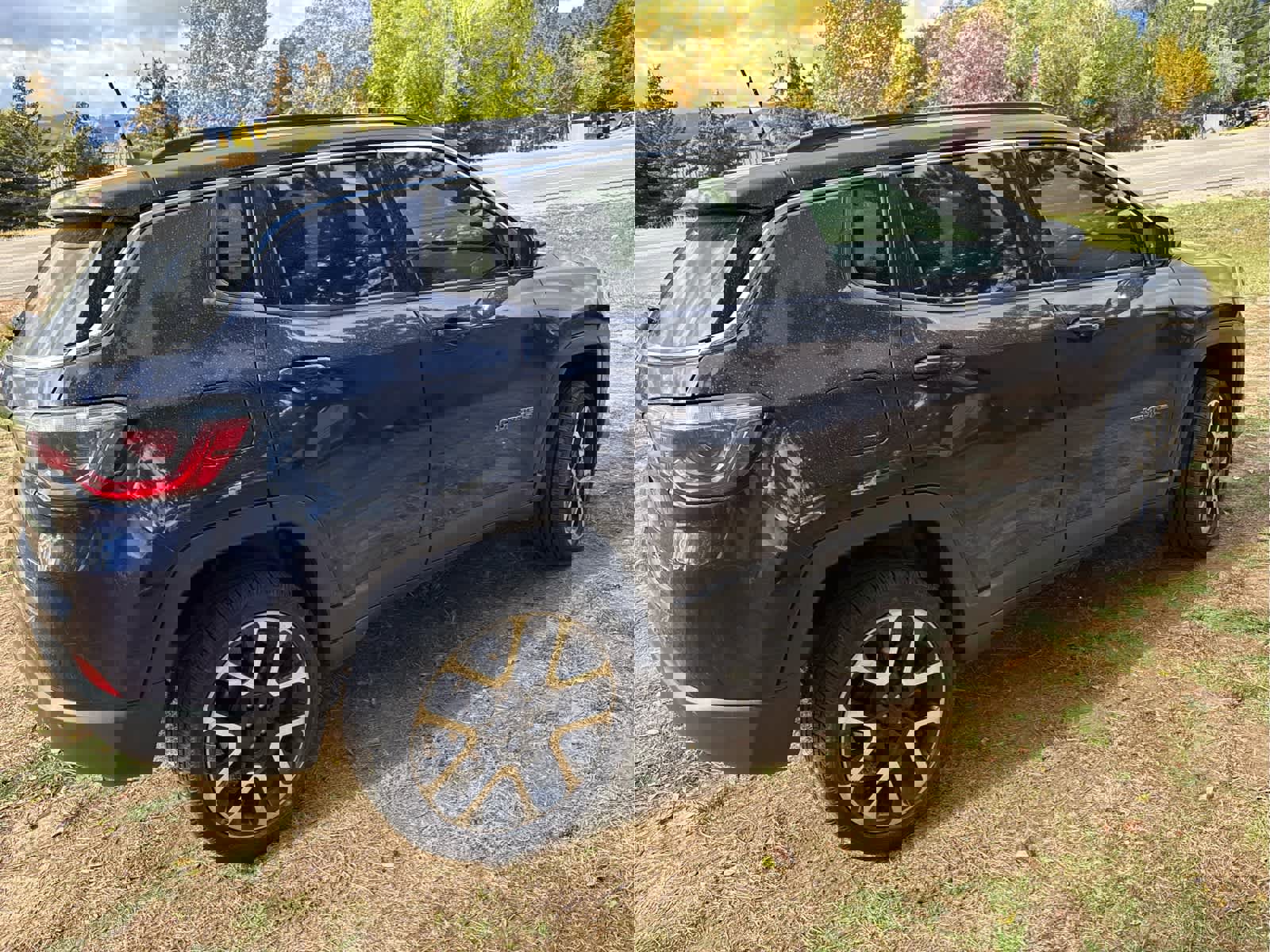 Used 2018 Jeep Compass Limited image 13