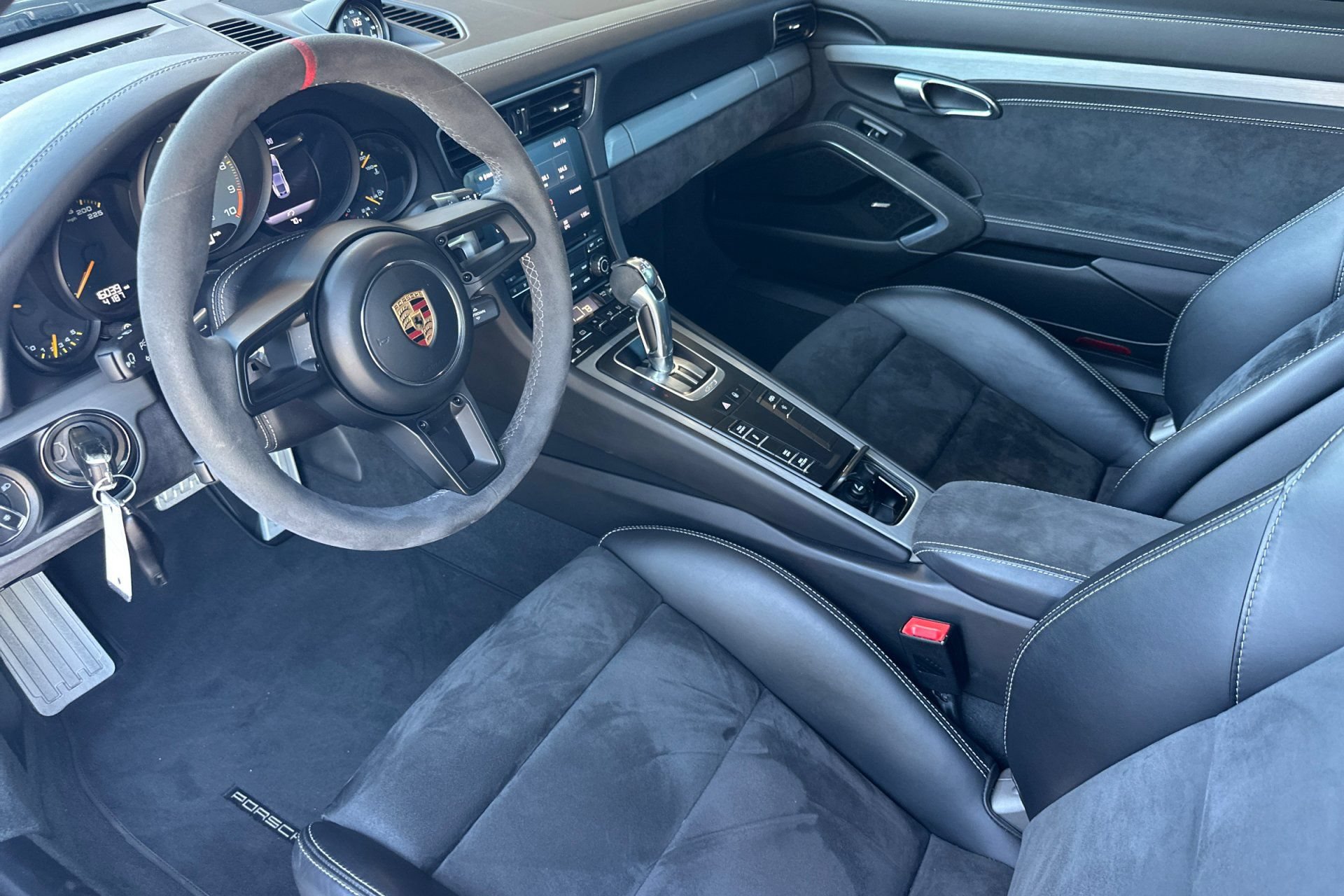 Used 2018 Porsche 911 GT3 RWD image 4
