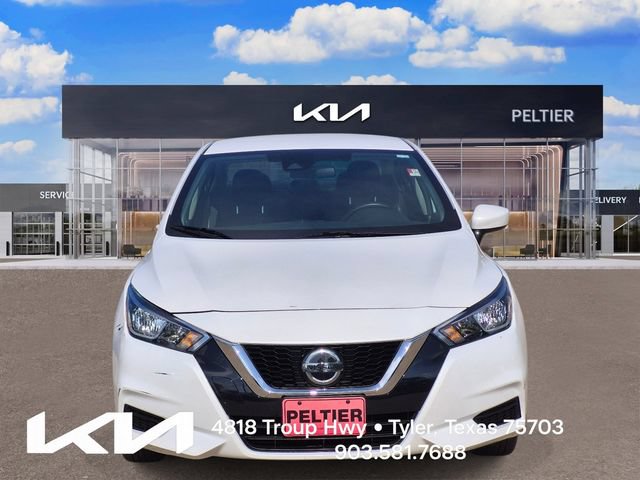 Used 2022 Nissan Versa SV FWD image 2