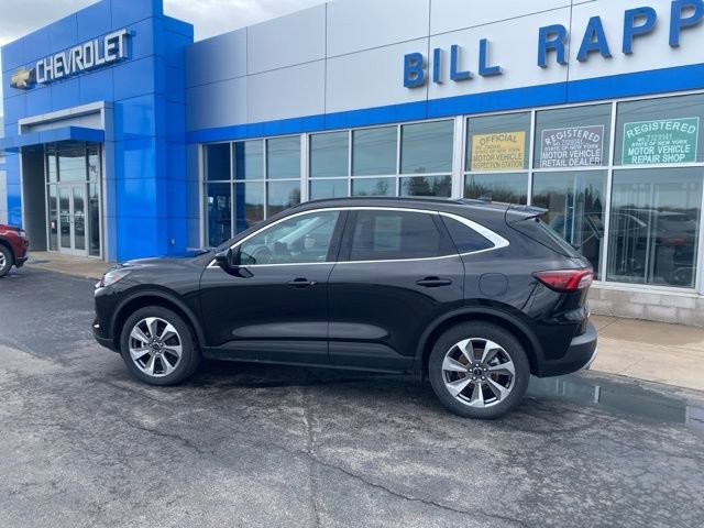 Used 2025 Ford Escape Platinum image 2