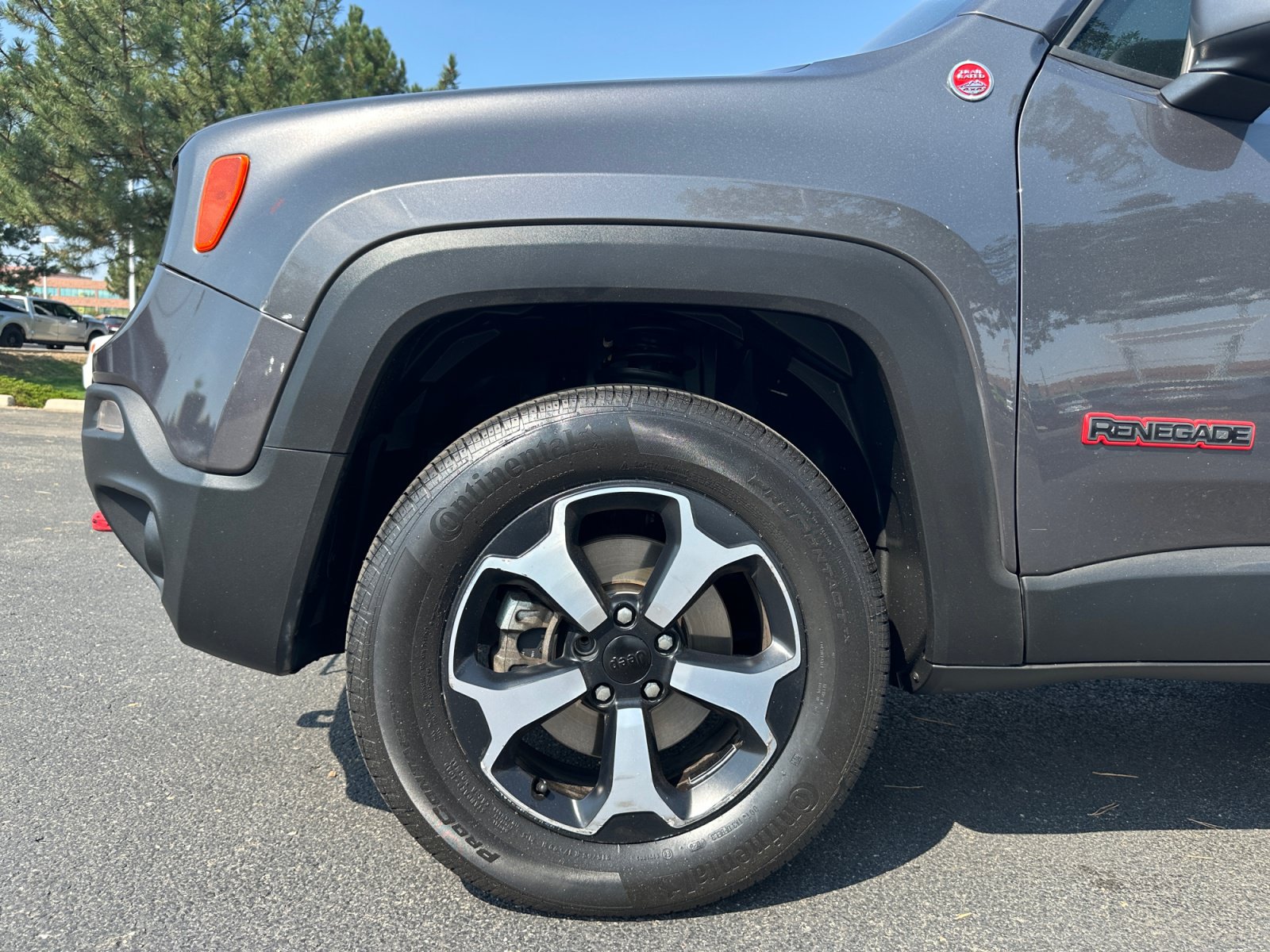 Used 2019 Jeep Renegade Trailhawk w/ Cold Weather Group II AWD/4WD image 10