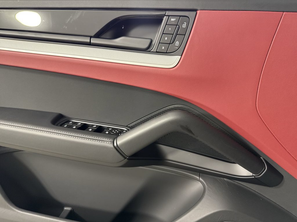New 2026 Porsche Cayenne AWD/4WD image 32