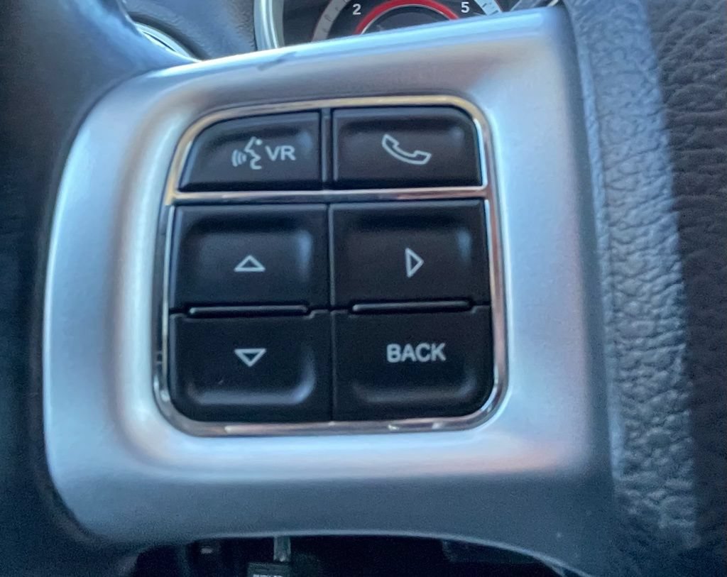 Used 2018 Dodge Journey SXT w/ Connectivity Group FWD image 22