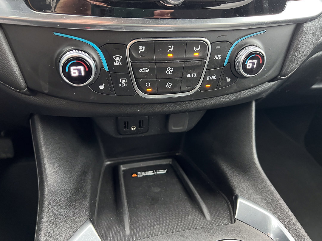 Used 2023 Chevrolet Traverse LT image 23